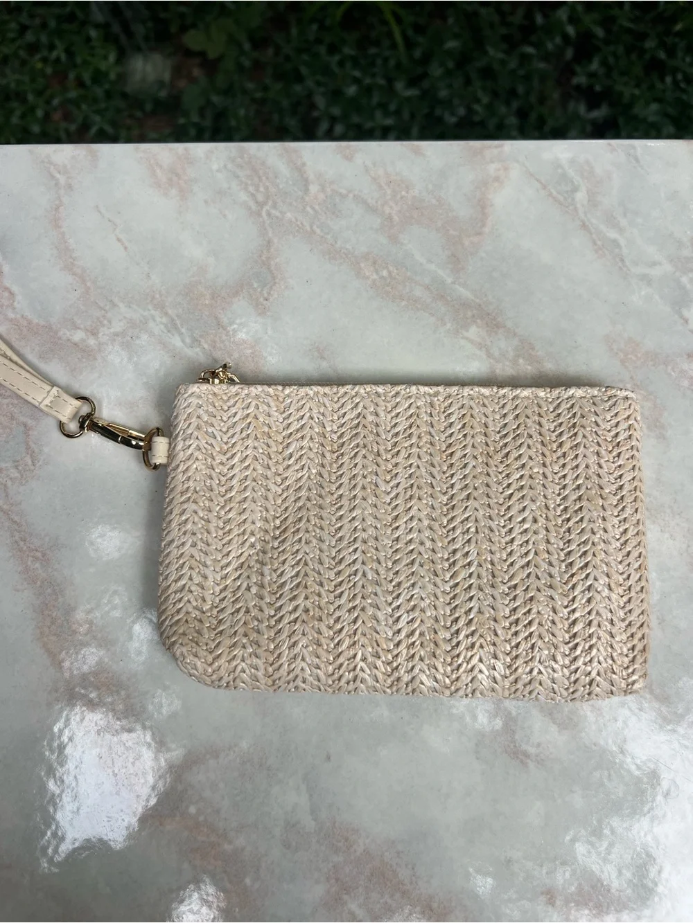 N/A stylish cream
